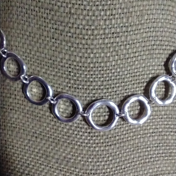 Silvertone Liz & co circles necklace - Picture 4 of 5